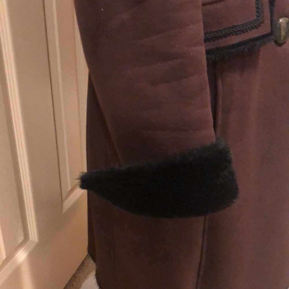 Coat - Picture 6 of 7